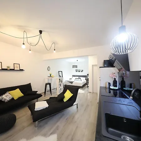 Luxury 1107 Apartment *